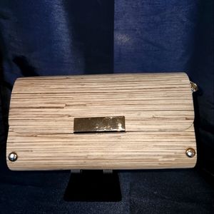 SOL Design light grey vinyl clutch